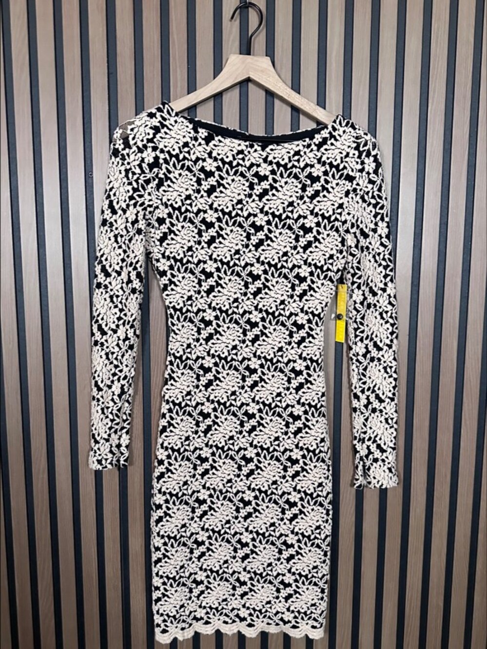 New Alice + Olivia Khloe Dress 2 / XS Black Pink Backless Crotchet Trim Sheath